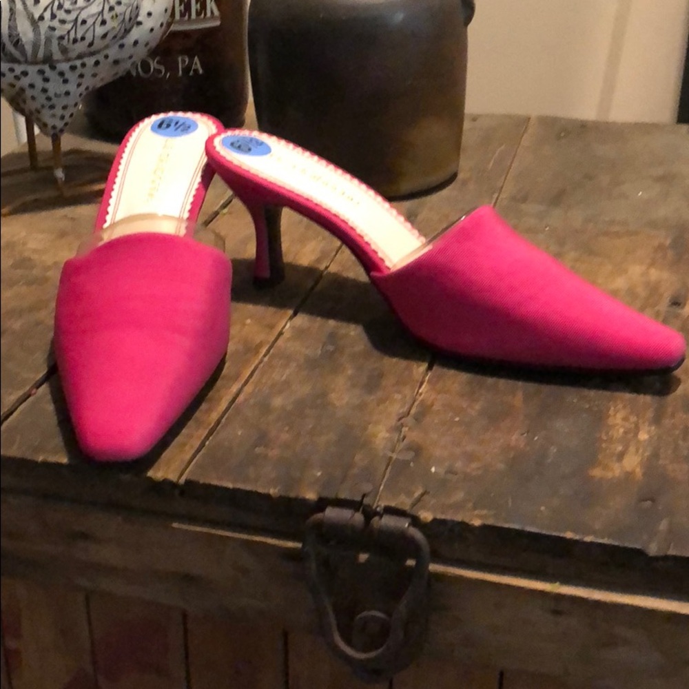 Liz Claiborne sz 6.5 Fuschia heels